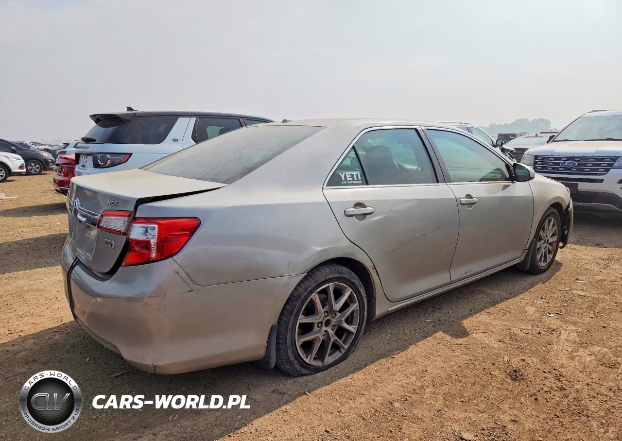 2014 Toyota Camry Hybrid Xle VIN:4T1BD1FK8EU101925 - 3