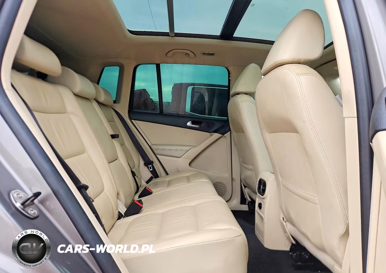 2011 Volkswagen Tiguan S VIN:WVGAV7AX9BW521465 - 10