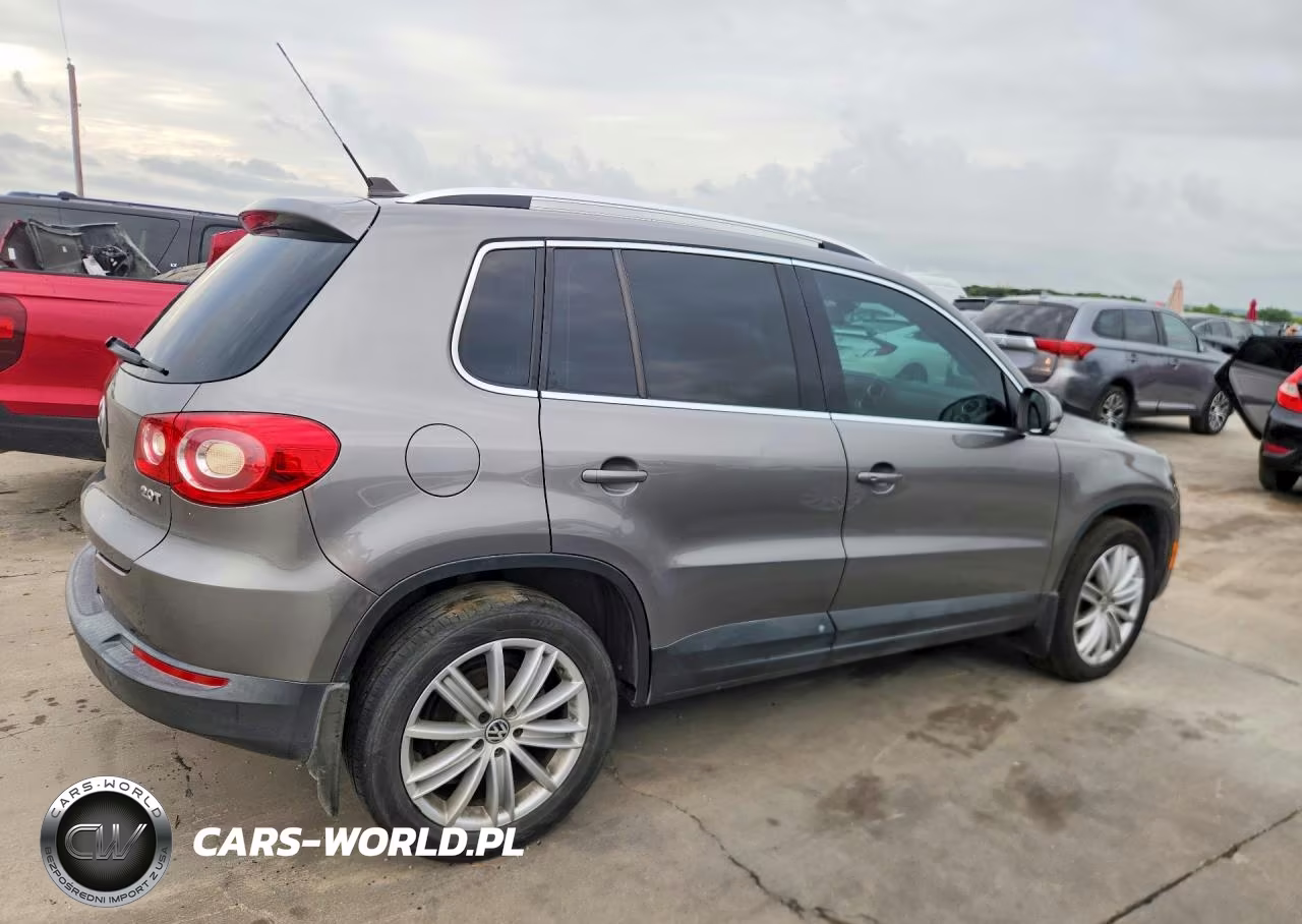 2011 Volkswagen Tiguan S VIN:WVGAV7AX9BW521465 - 3