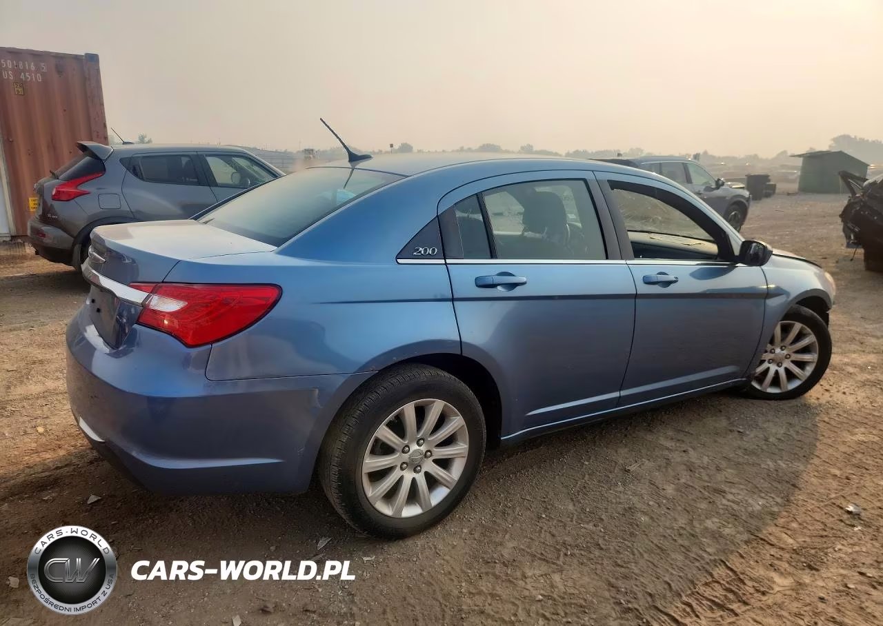 2011 Chrysler 200 Touring VIN:1C3BC1FB6BN602460 - 3