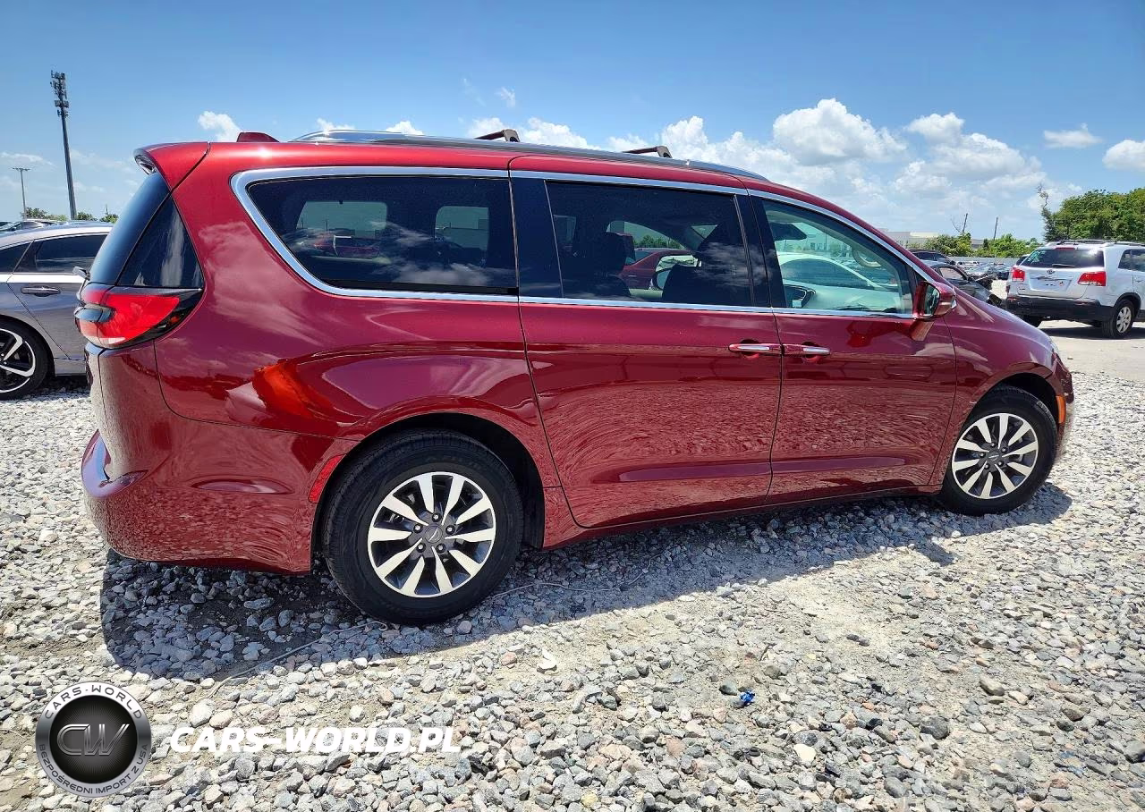 2021 Chrysler Pacifica Touring L VIN:2C4RC1BG5MR531723 - 3