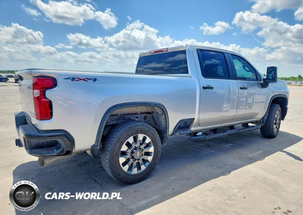 2023 Chevrolet Silverado K2500 Custom VIN:2GC4YMEY1P1727436 - 3