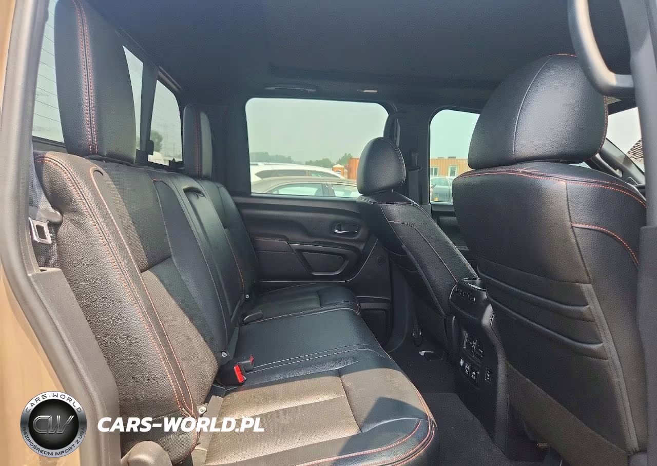 2021 Nissan Titan Pro-4X VIN:1N6AA1ED0MN502726 - 10