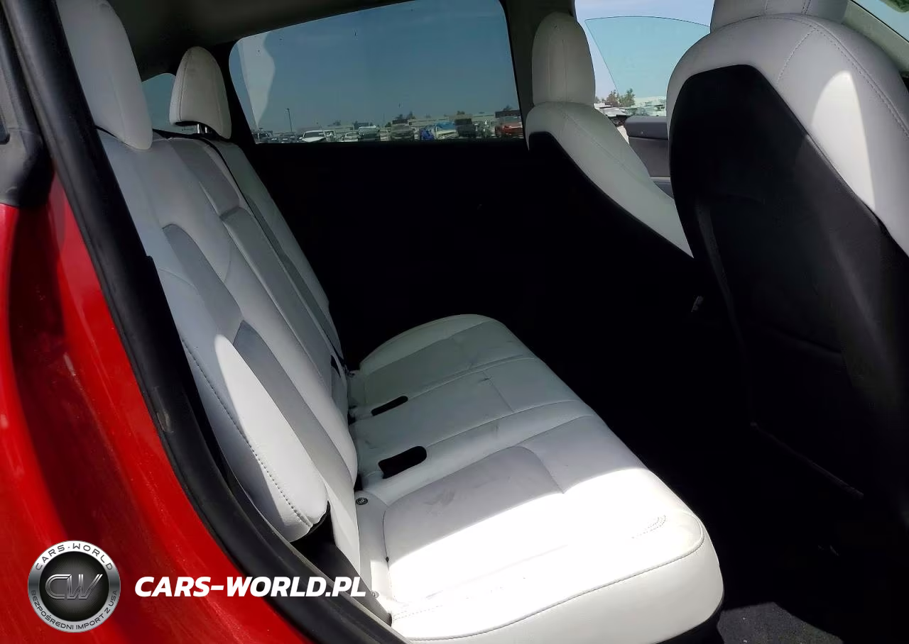 2023 Tesla Model Y VIN:7SAYGDEE7PF601611 - 10