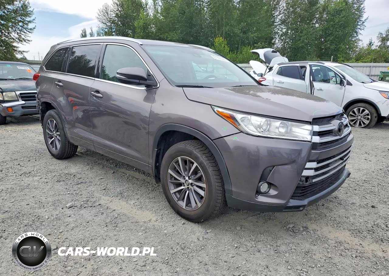 2018 Toyota Highlander Xle VIN:5TDJZRFH8JS552971 - 4