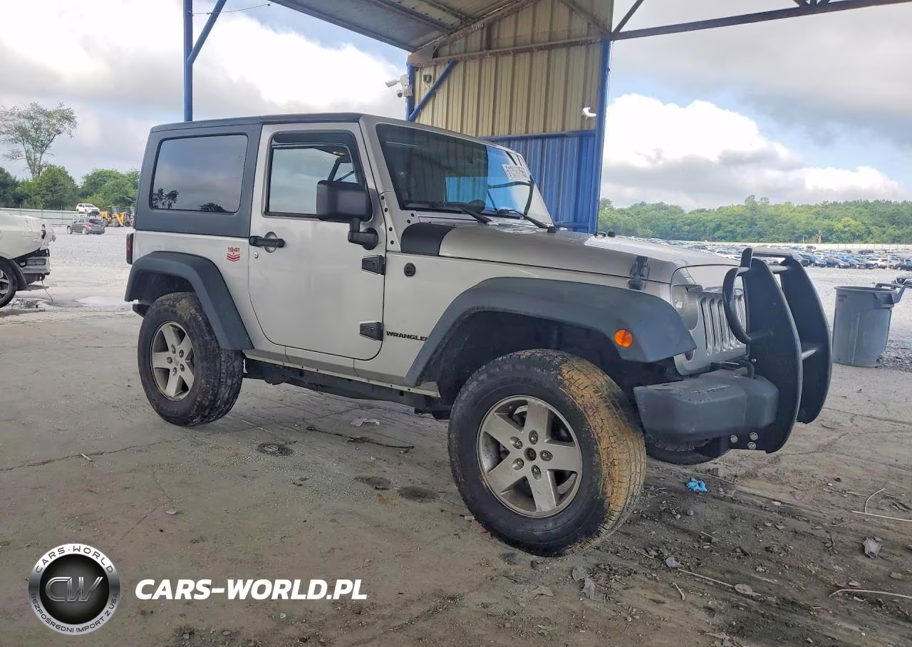 2011 Jeep Wrangler Sahara VIN:1J4AA5D17BL541401 - 4