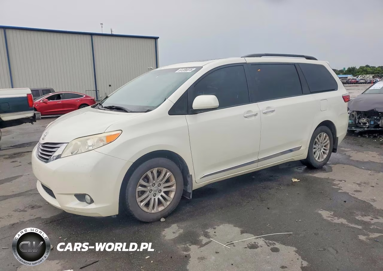 2017 Toyota Sienna Xle 8-Passenger
