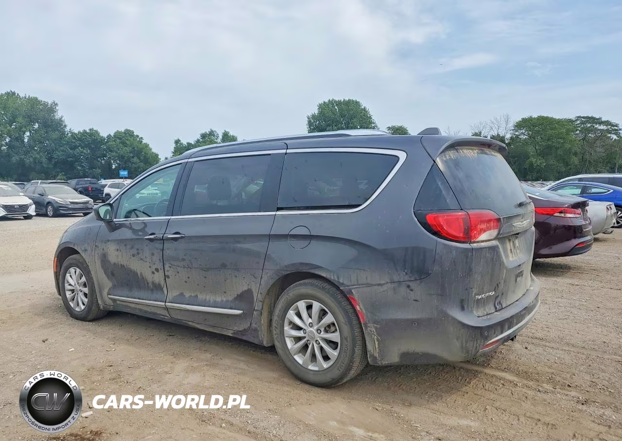 2018 Chrysler Pacifica Touring L Plus VIN:2C4RC1EGXJR101046 - 2