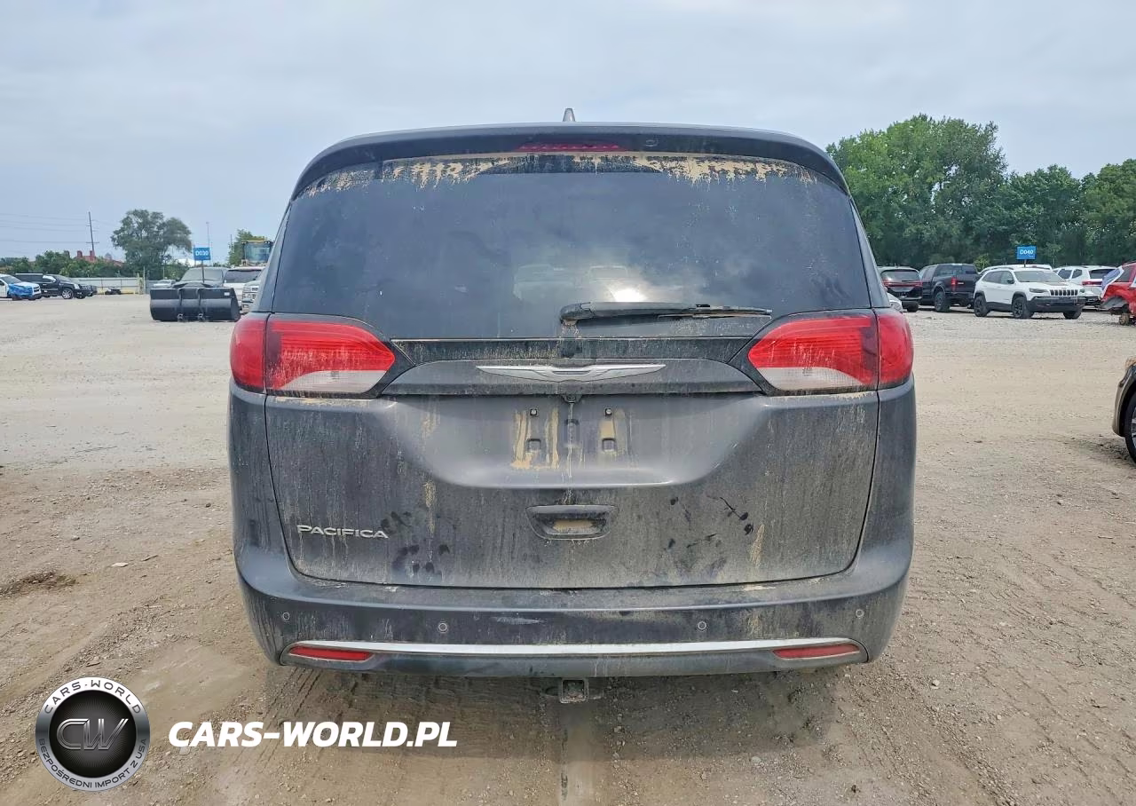 2018 Chrysler Pacifica Touring L Plus VIN:2C4RC1EGXJR101046 - 6