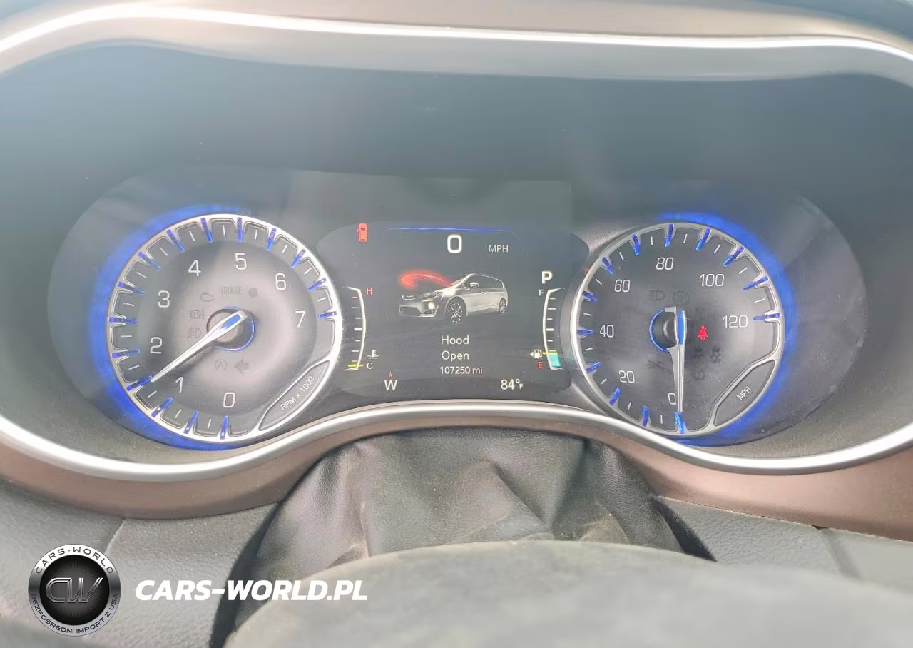 2018 Chrysler Pacifica Touring L Plus VIN:2C4RC1EGXJR101046 - 9