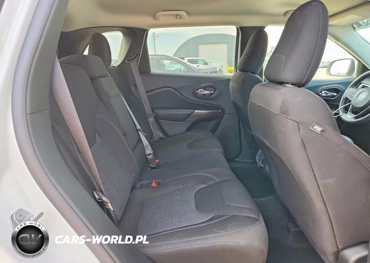 2019 Jeep Cherokee Latitude VIN:1C4PJLCB5KD312787 - 11