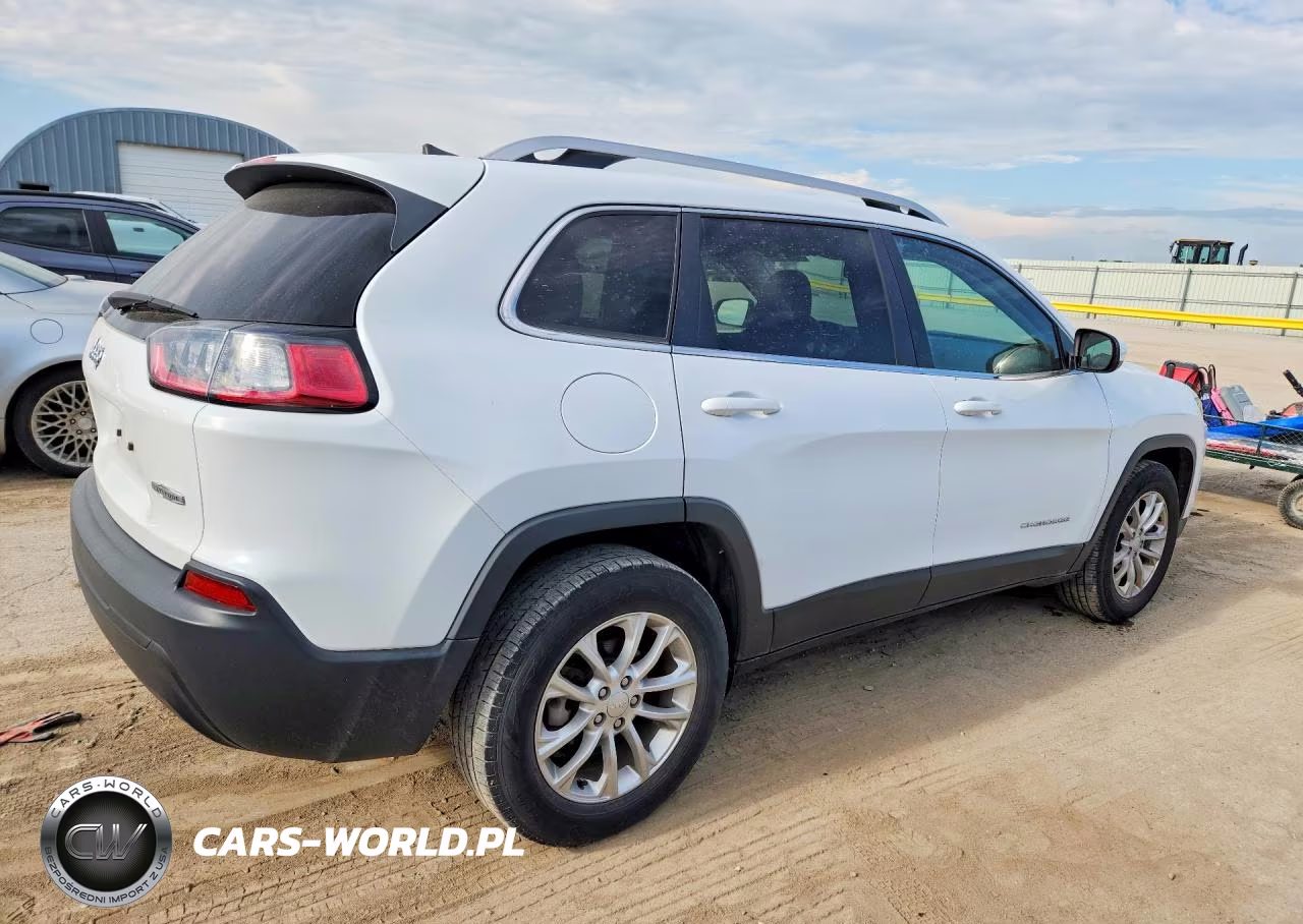 2019 Jeep Cherokee Latitude VIN:1C4PJLCB5KD312787 - 3
