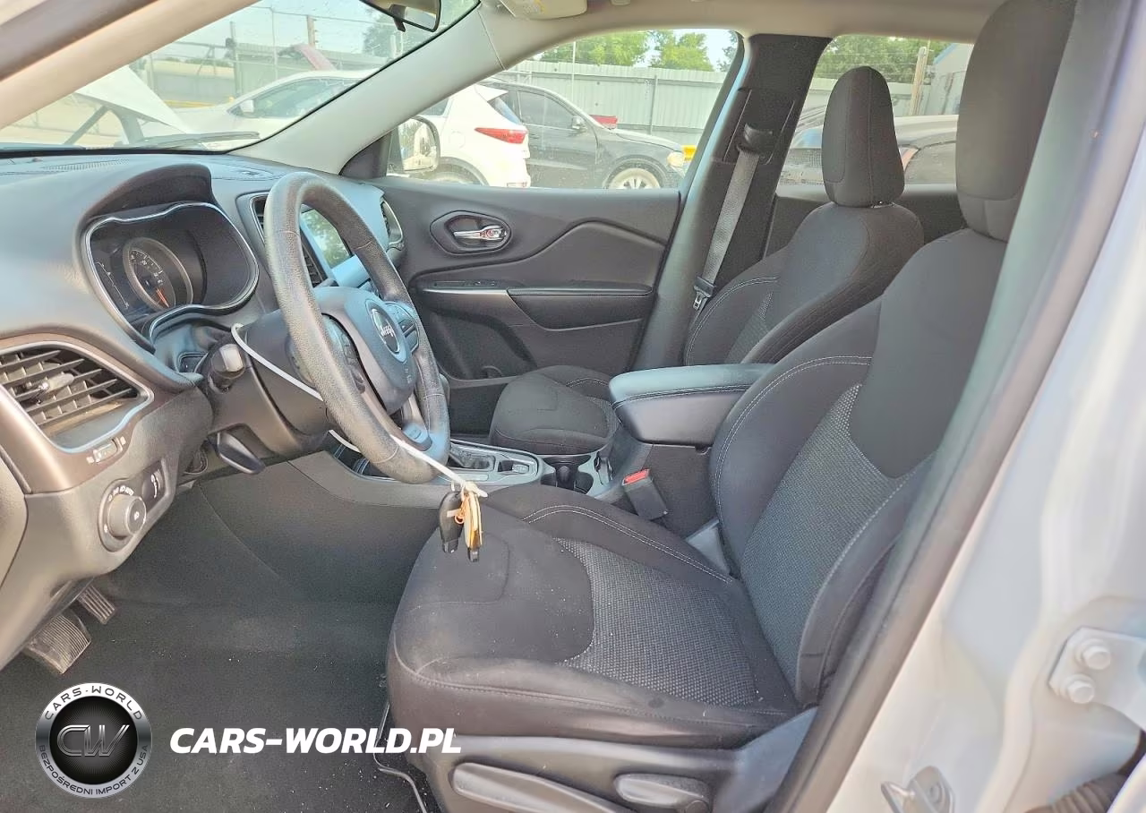 2019 Jeep Cherokee Latitude VIN:1C4PJLCB5KD312787 - 7