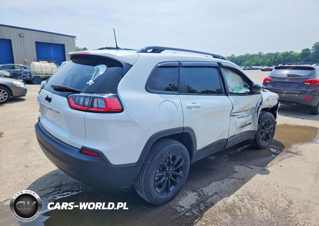 2023 Jeep Cherokee Altitude Lux VIN:1C4PJMMB9PD110174 - 3