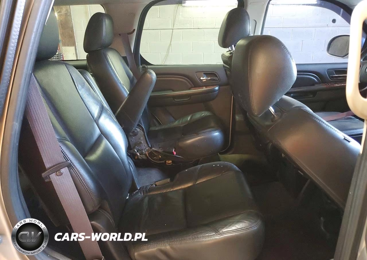 2011 Cadillac Escalade Luxury VIN:1GYS4BEF7BR319040 - 11