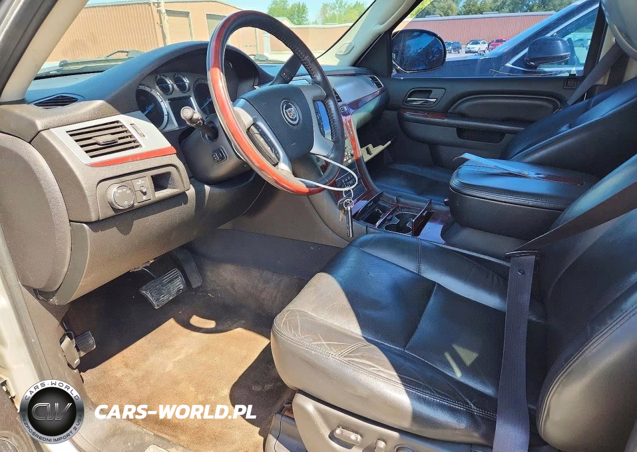 2011 Cadillac Escalade Luxury VIN:1GYS4BEF7BR319040 - 7