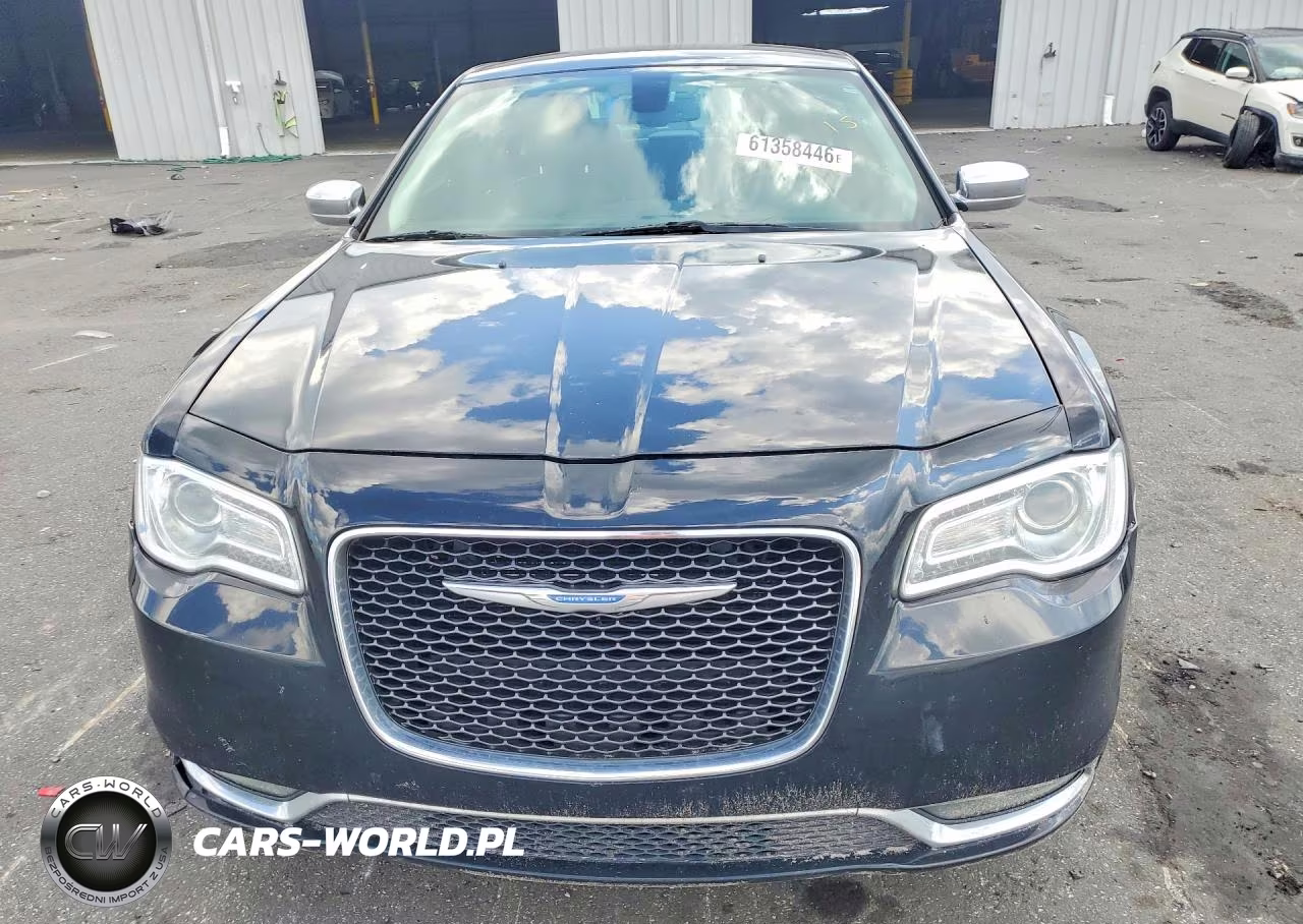 2018 Chrysler 300 Limited VIN:2C3CCAKGXJH211437 - 5