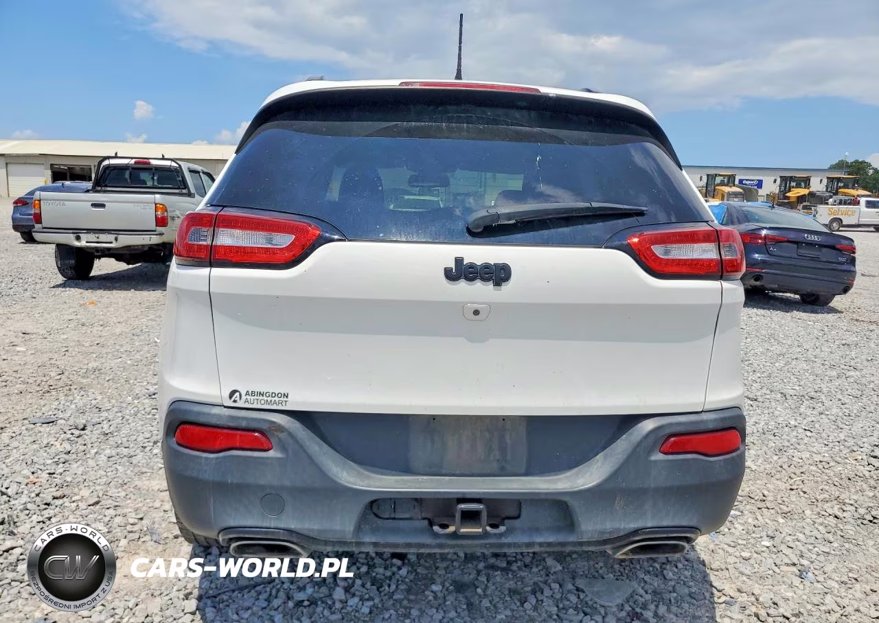 2015 Jeep Cherokee Latitude VIN:1C4PJLCS4FW766023 - 6