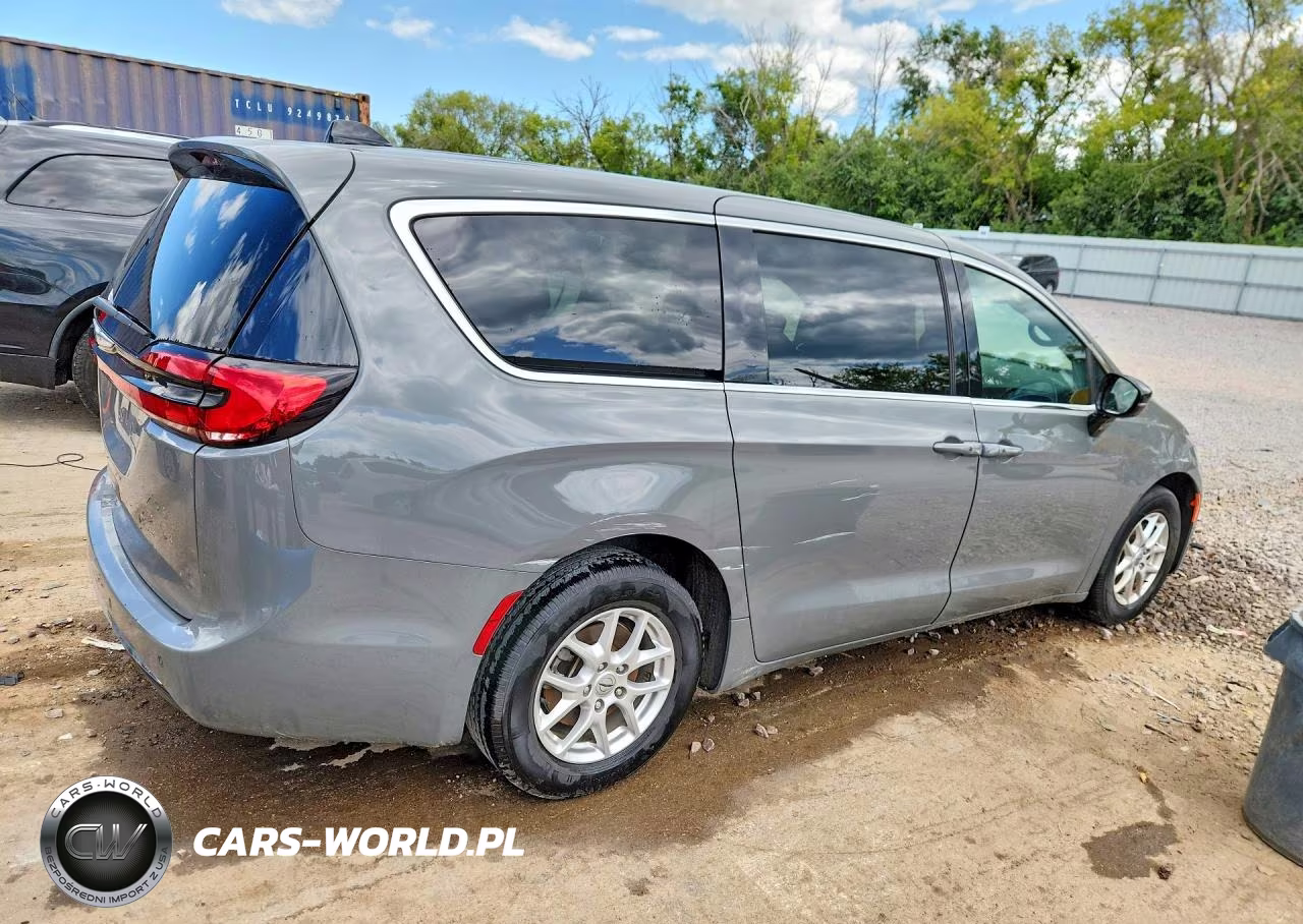 2025 Chrysler Pacifica Select VIN:2C4RC1BG4SR504736 - 3