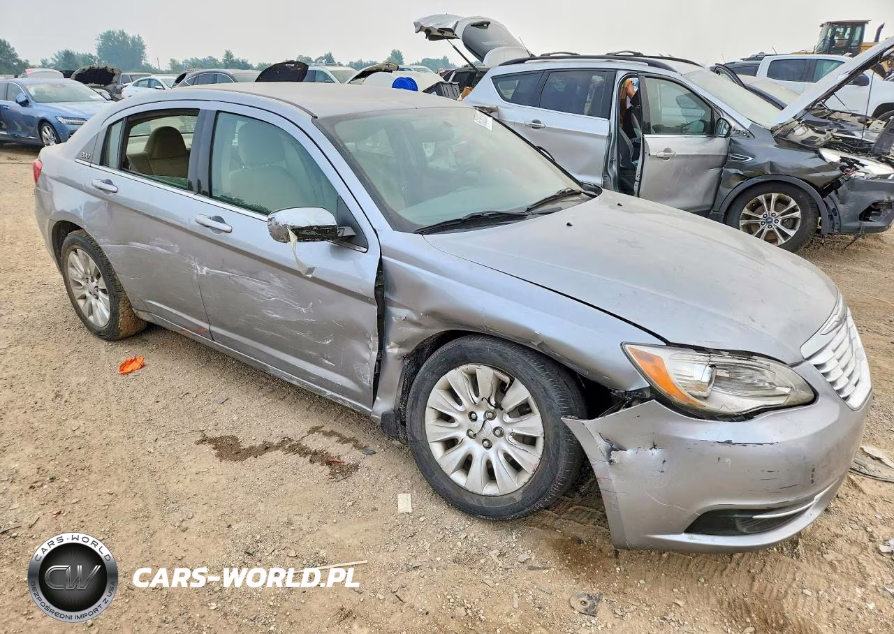 2014 Chrysler 200 Lx VIN:1C3CCBAB0EN122128 - 4