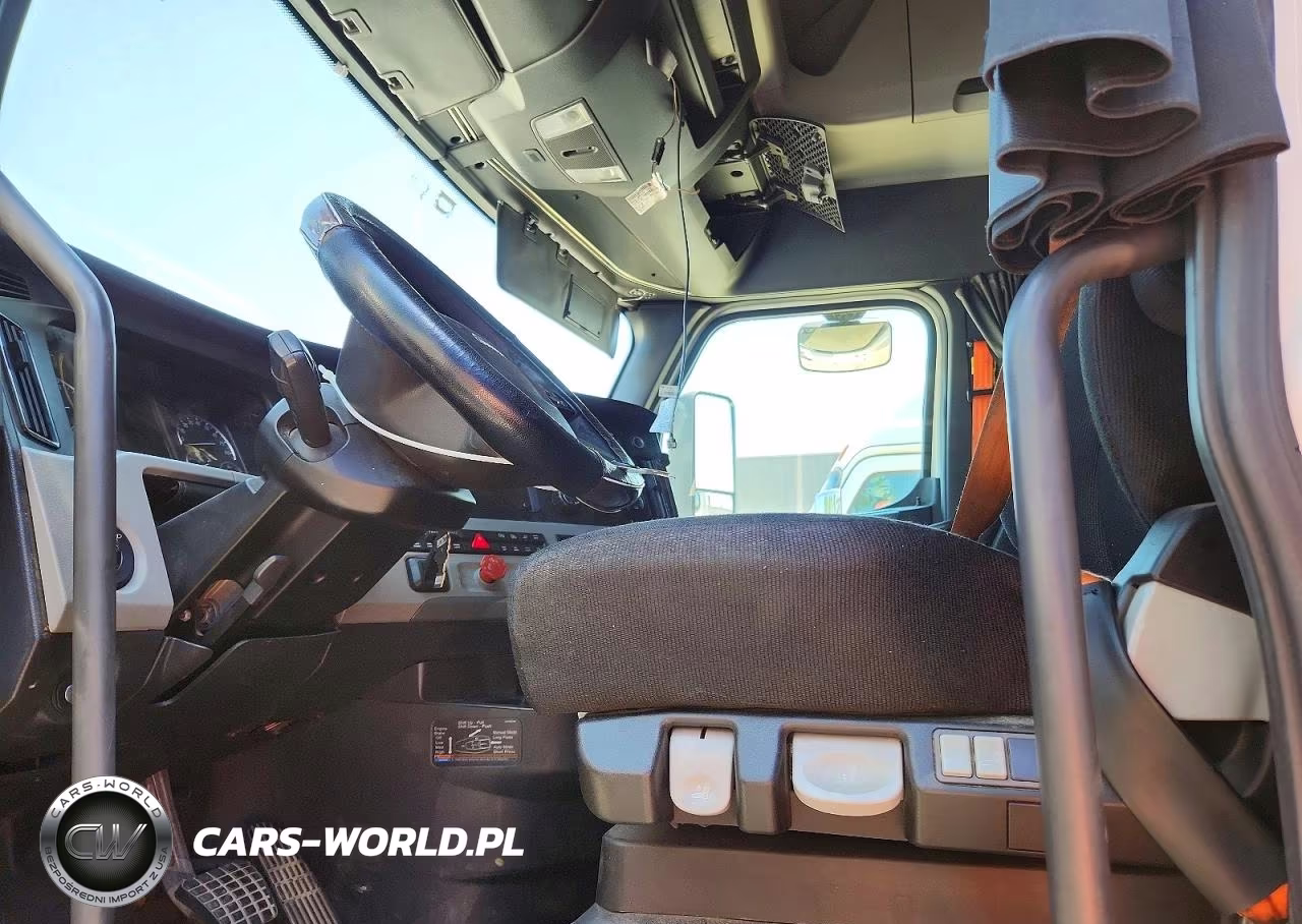 2019 Freightliner Cascadia 126 Semi Truck VIN:3AKJHHDR1KSKJ3638 - 7