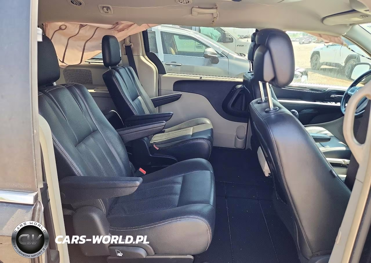 2011 Chrysler Town & Country Touring L VIN:2A4RR8DG8BR716554 - 11