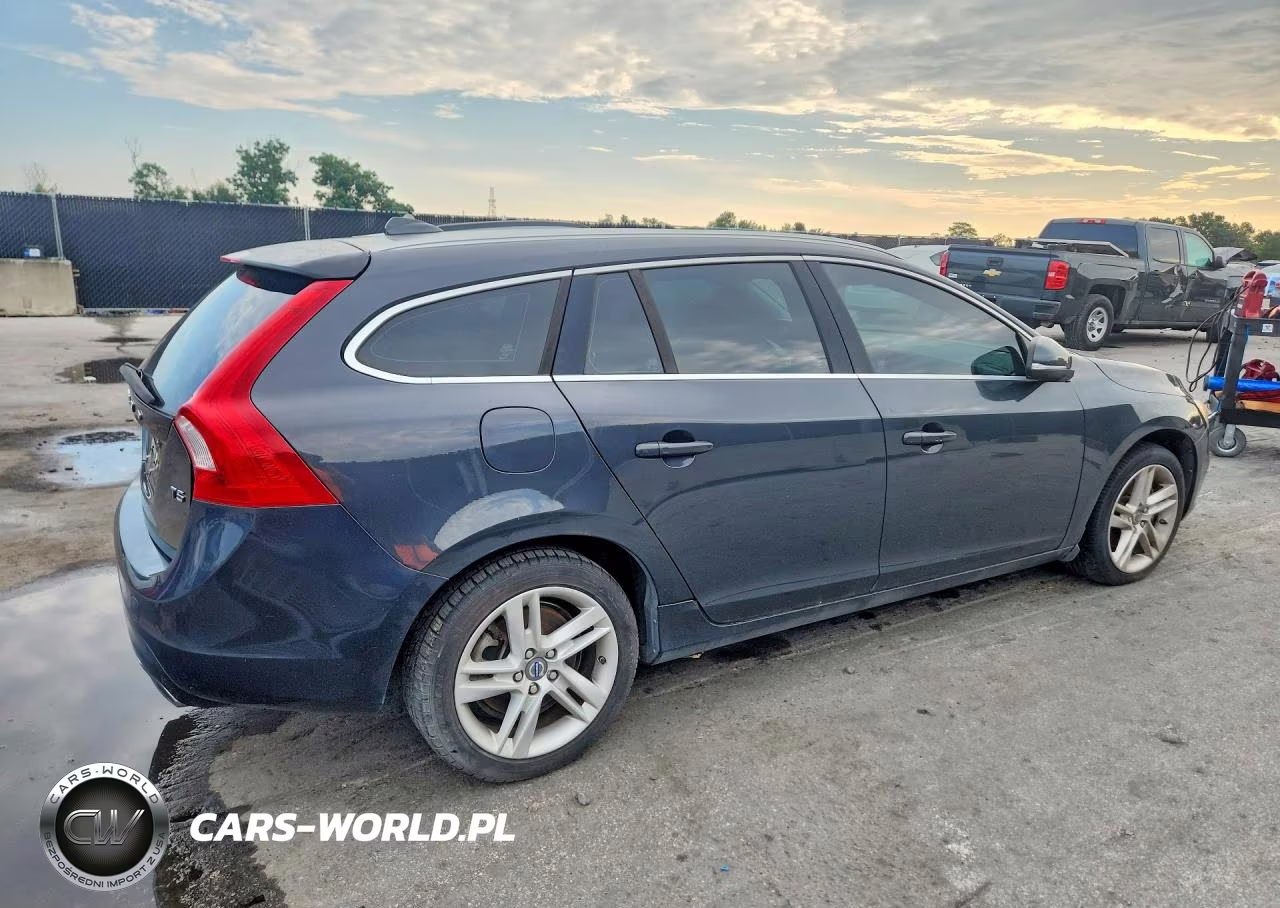 2015 Volvo V60 Premier VIN:YV126MEB2F1199574 - 3