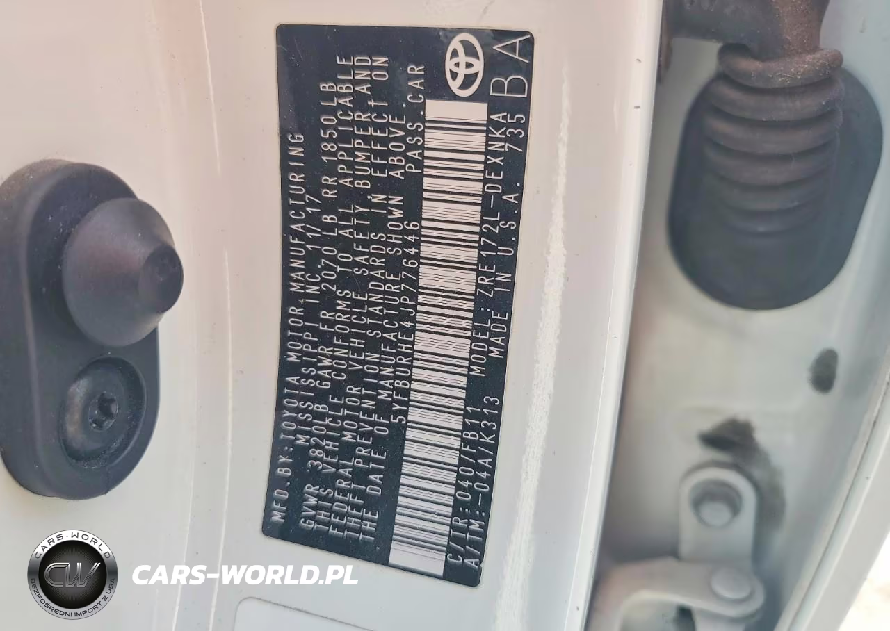 2018 Toyota Corolla Le VIN:5YFBURHE4JP776446 - 12