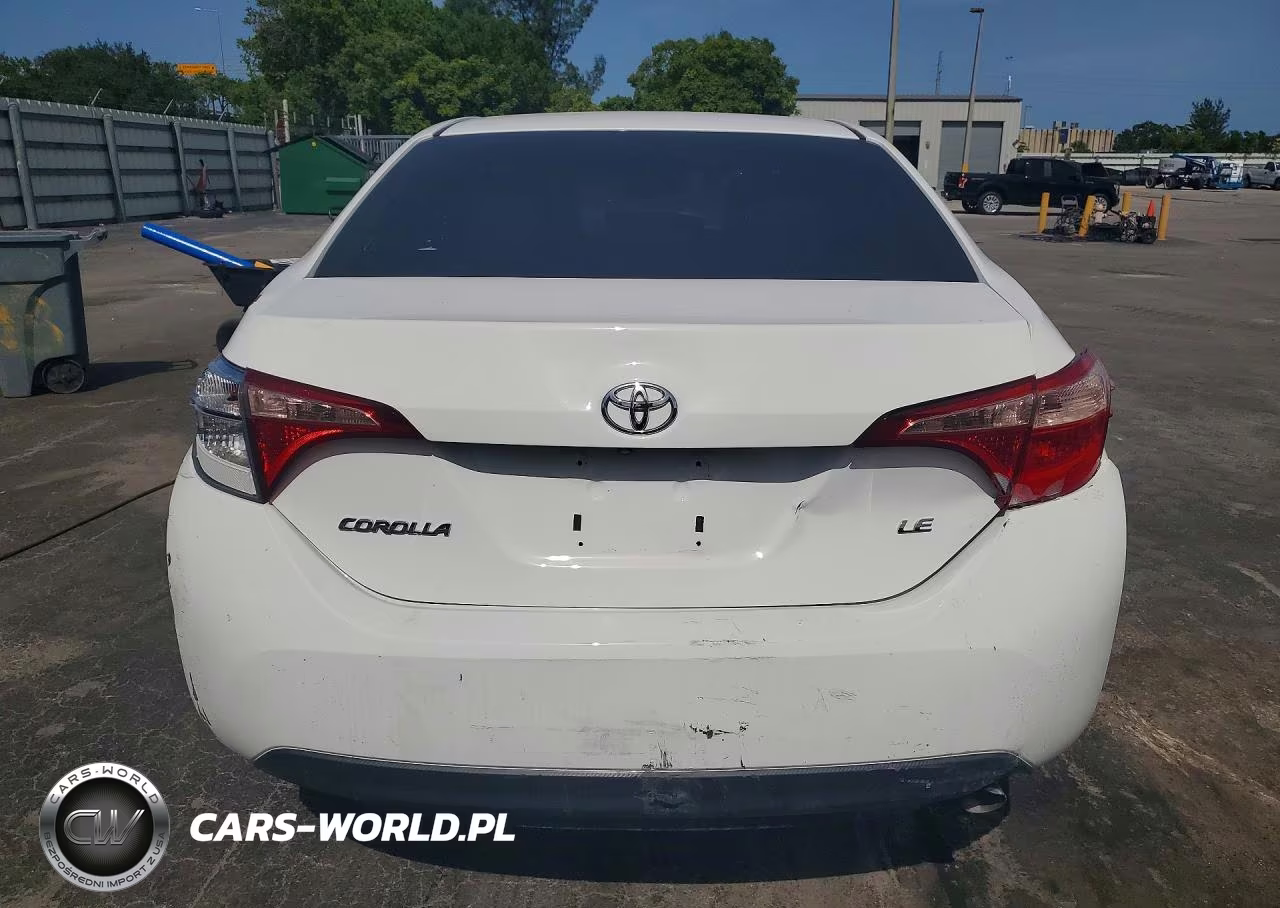 2018 Toyota Corolla Le VIN:5YFBURHE4JP776446 - 6