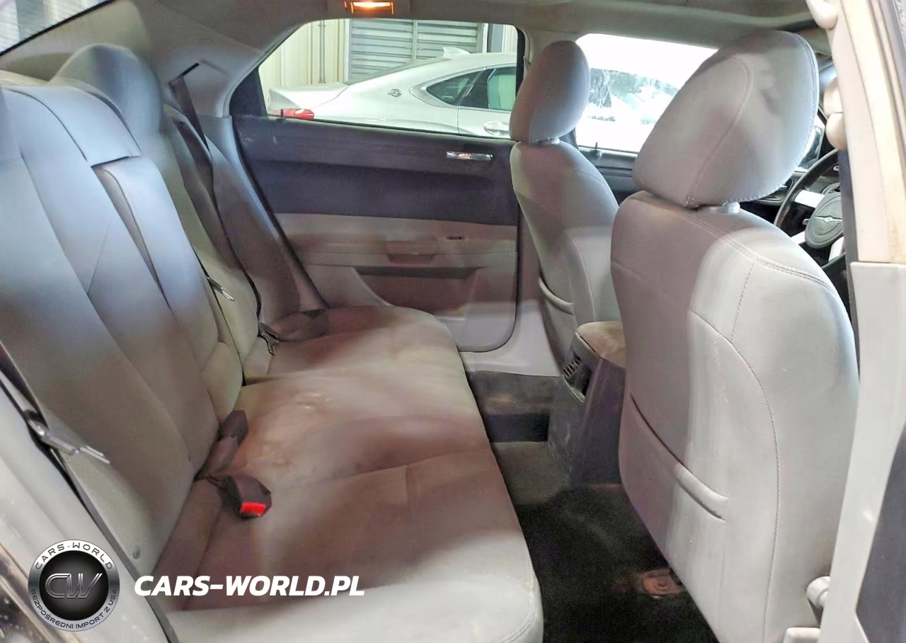 2007 Chrysler 300 VIN:2C3LA43R47H862479 - 10