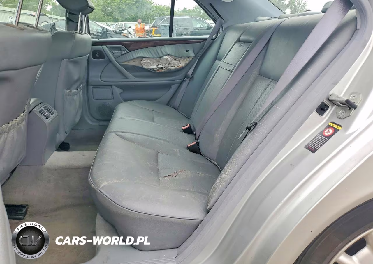 2000 Mercedes-Benz E 320 VIN:WDBJF65J9YB163851 - 10