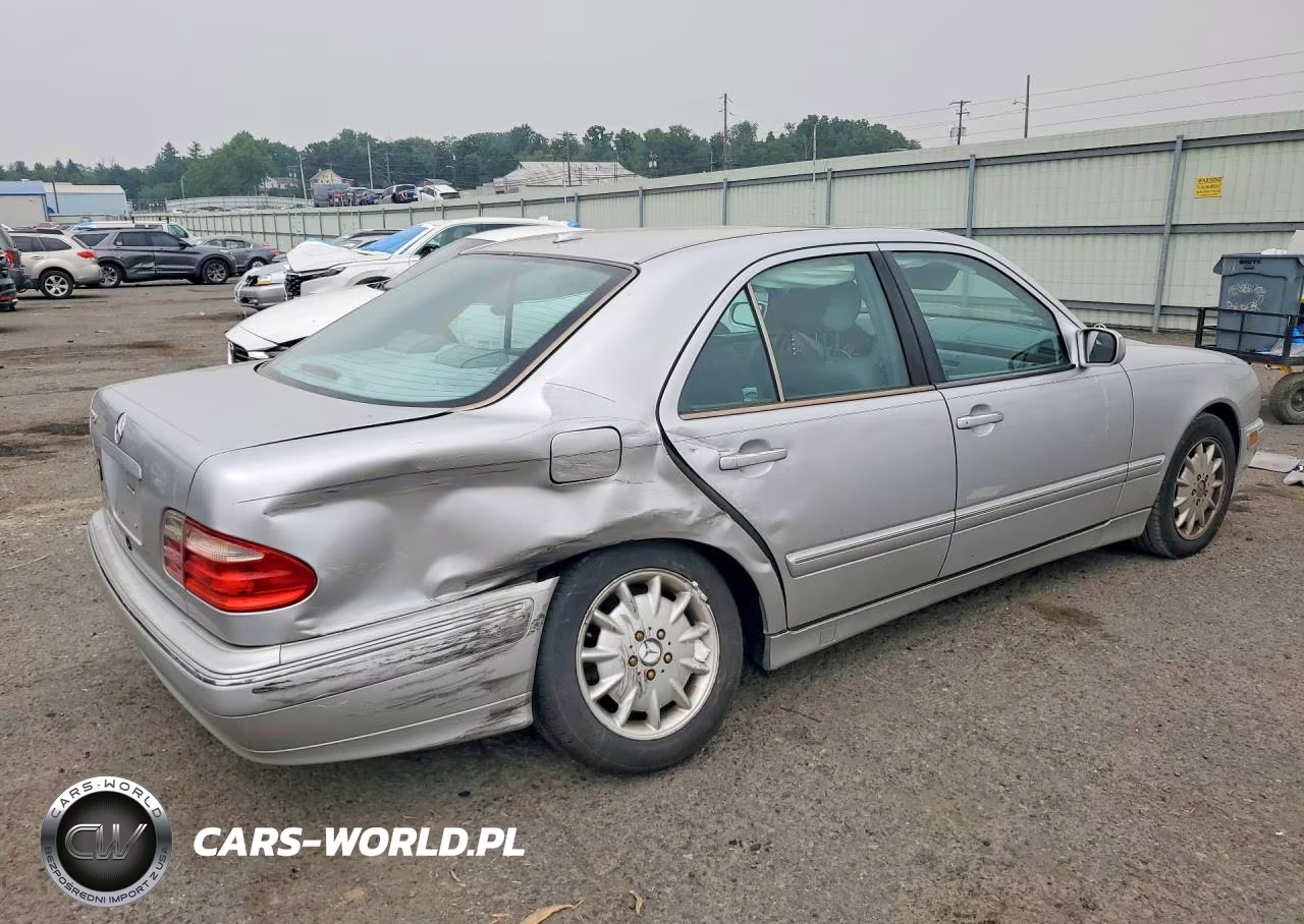 2000 Mercedes-Benz E 320 VIN:WDBJF65J9YB163851 - 3