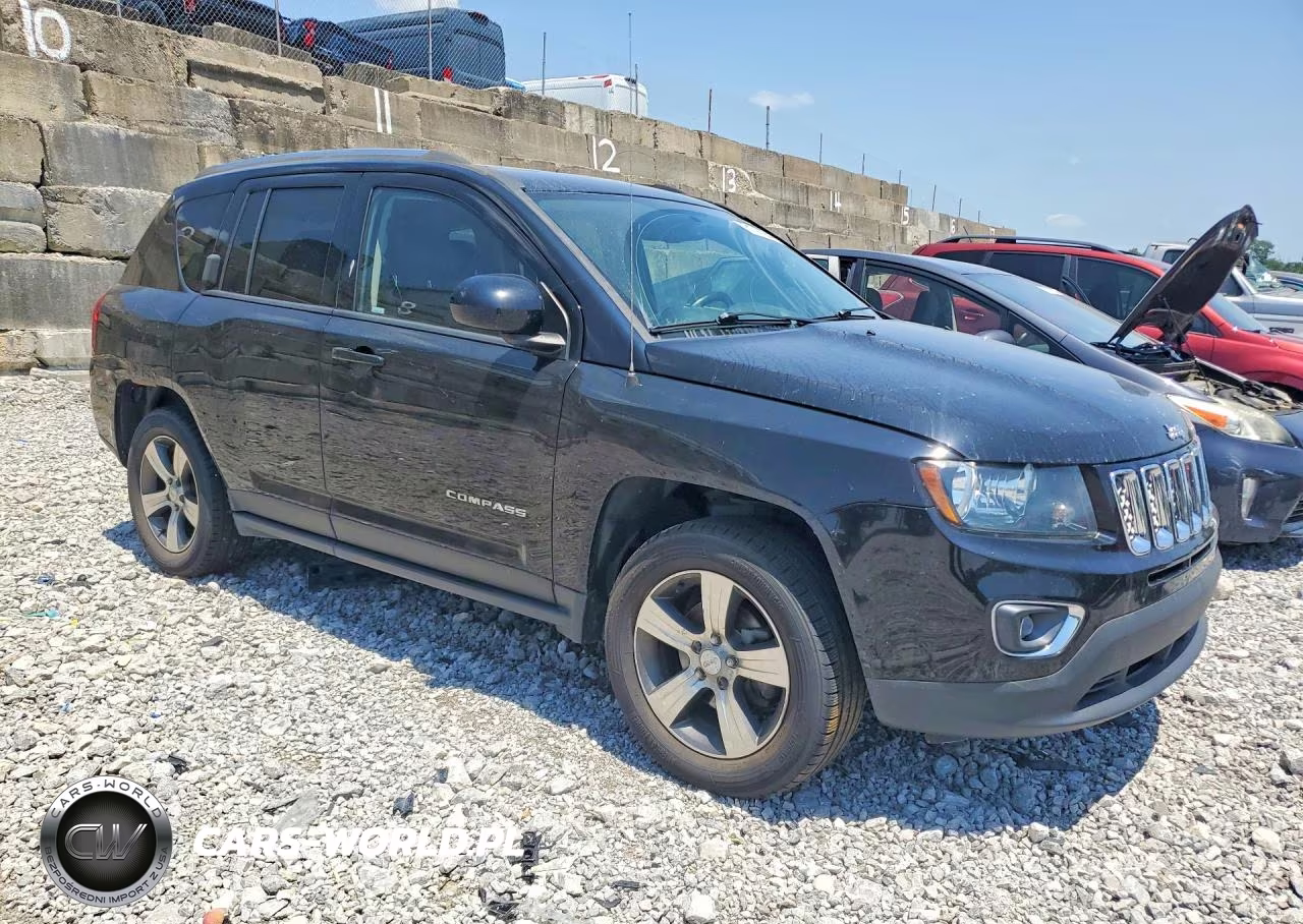 2017 Jeep Compass Latitude VIN:1C4NJDEBXHD177521 - 4