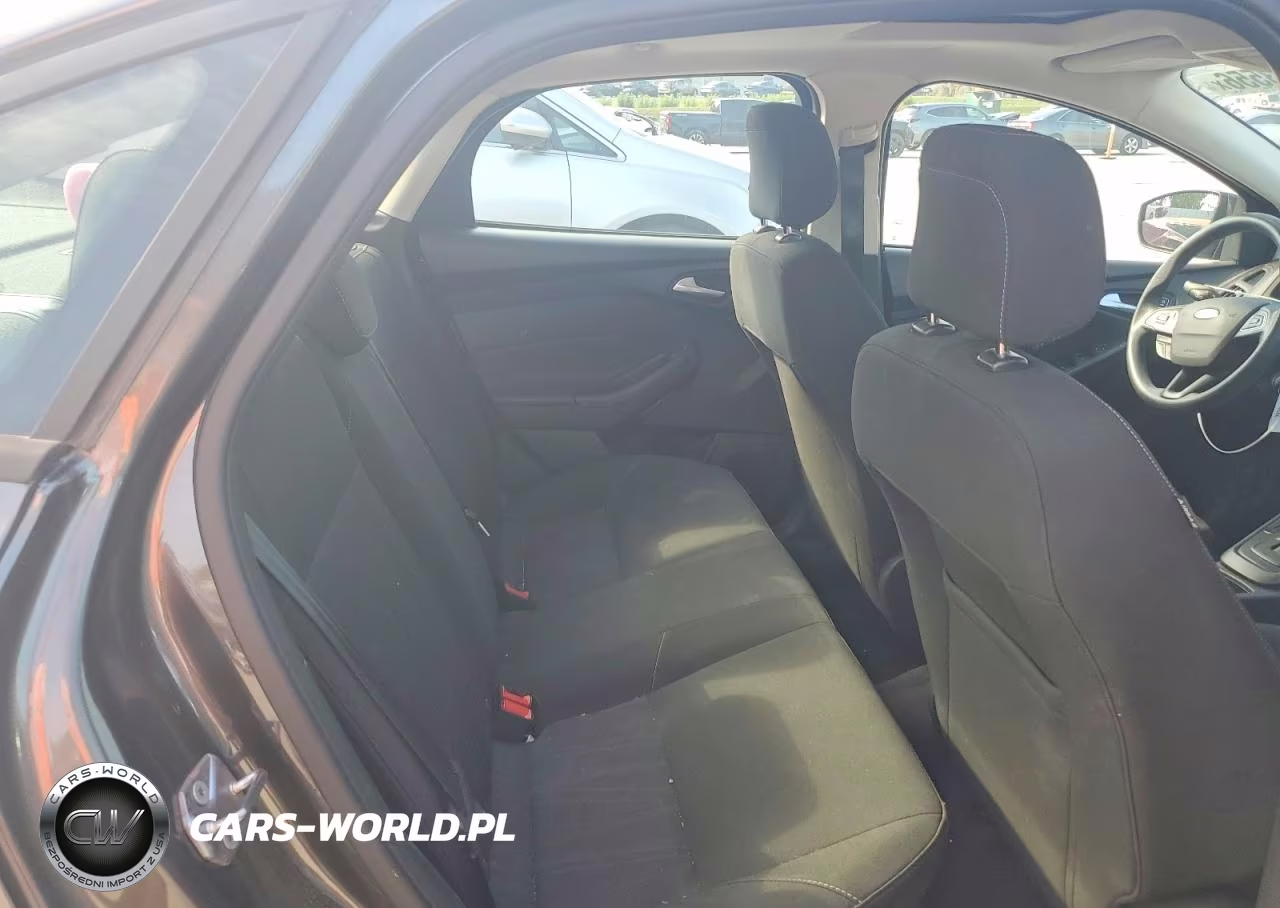 2018 Ford Focus Sel VIN:1FADP3H2XJL303135 - 10