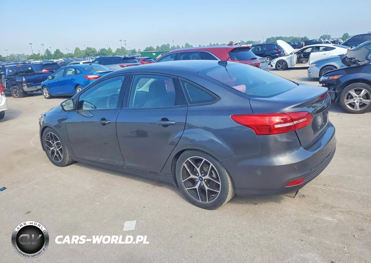 2018 Ford Focus Sel VIN:1FADP3H2XJL303135 - 2