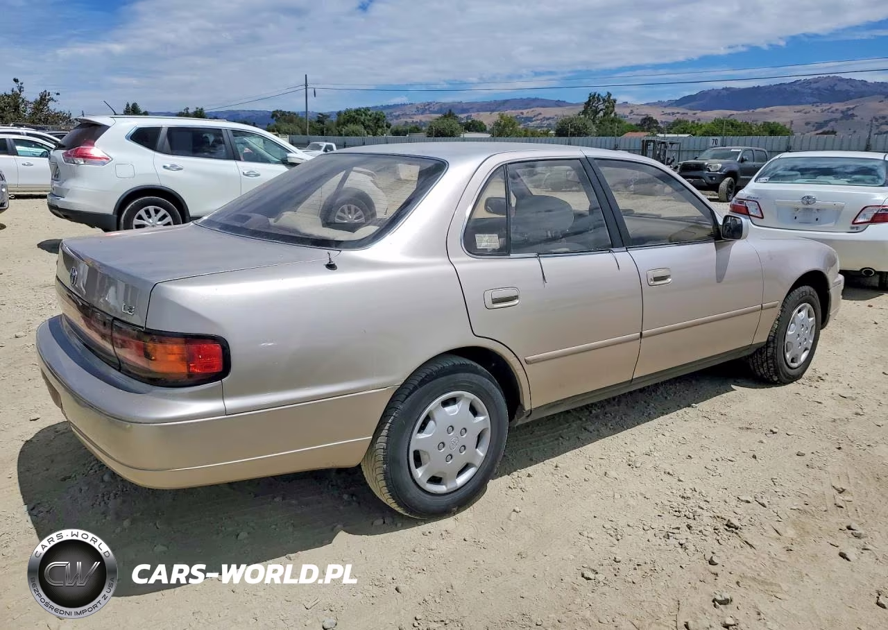 1994 Toyota Camry Le VIN:JT2SK12E4R0268167 - 3