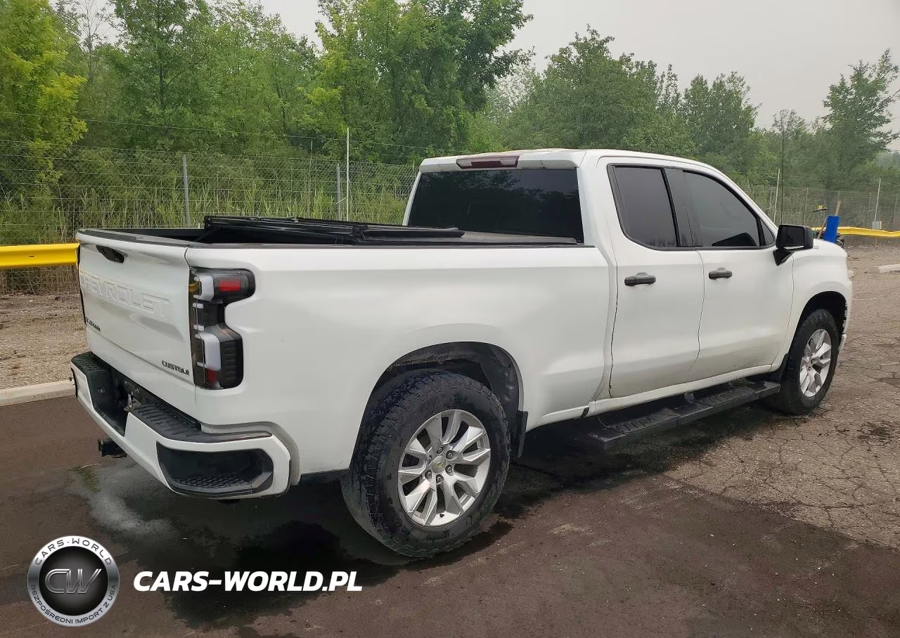 2021 Chevrolet Silverado K1500 Custom VIN:1GCRYBEK9MZ122394 - 3