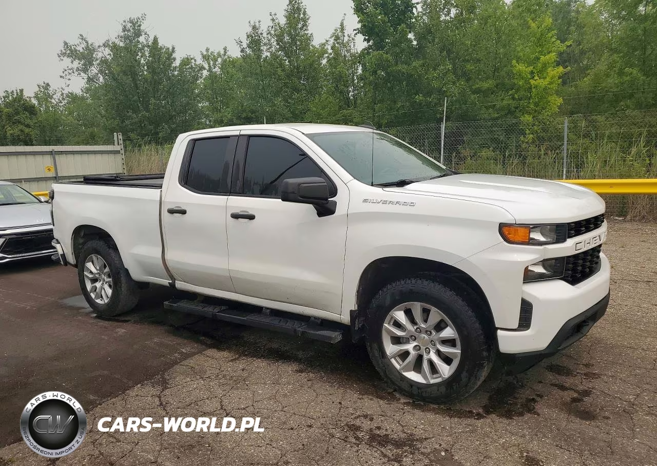 2021 Chevrolet Silverado K1500 Custom VIN:1GCRYBEK9MZ122394 - 4