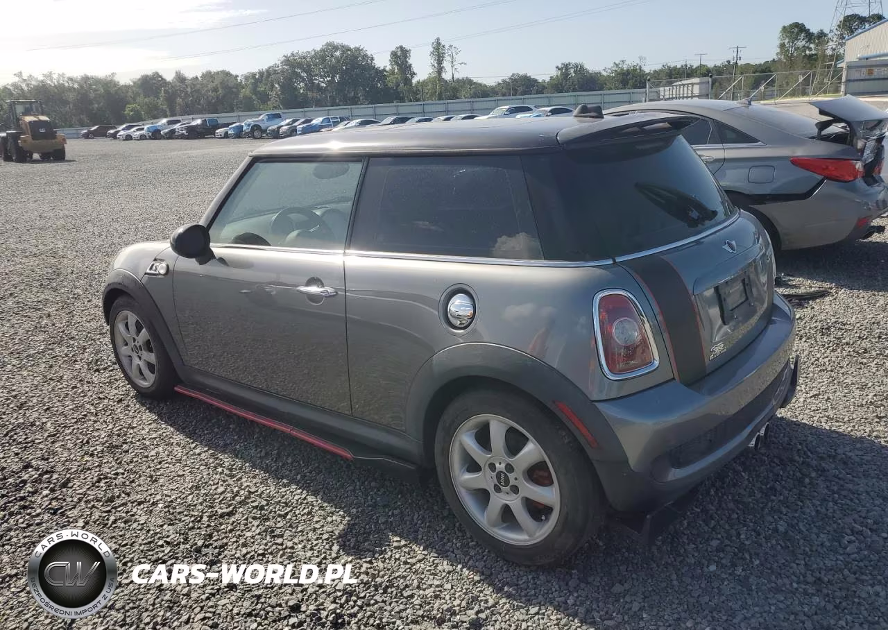 2009 Mini Cooper S VIN:WMWMF735X9TT98746 - 2