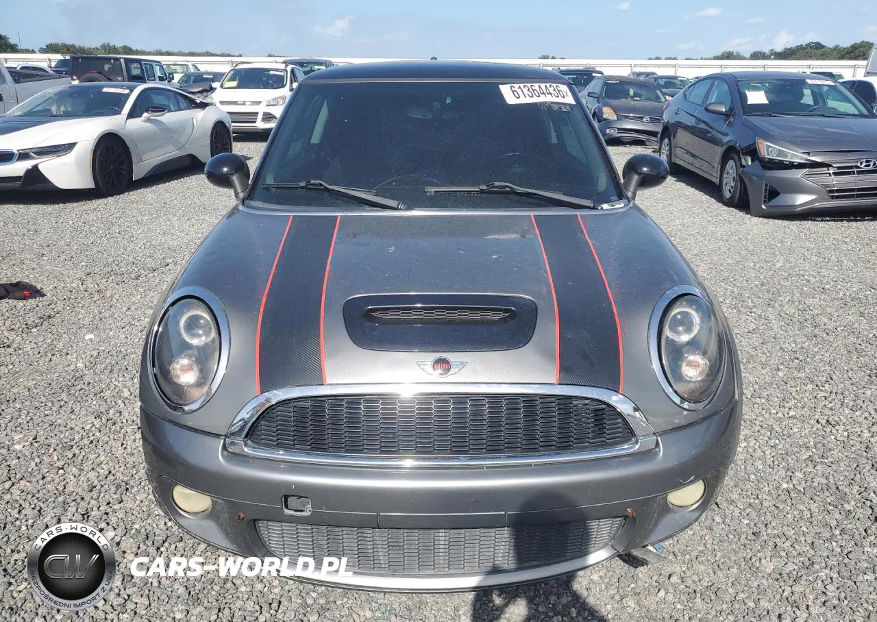2009 Mini Cooper S VIN:WMWMF735X9TT98746 - 5