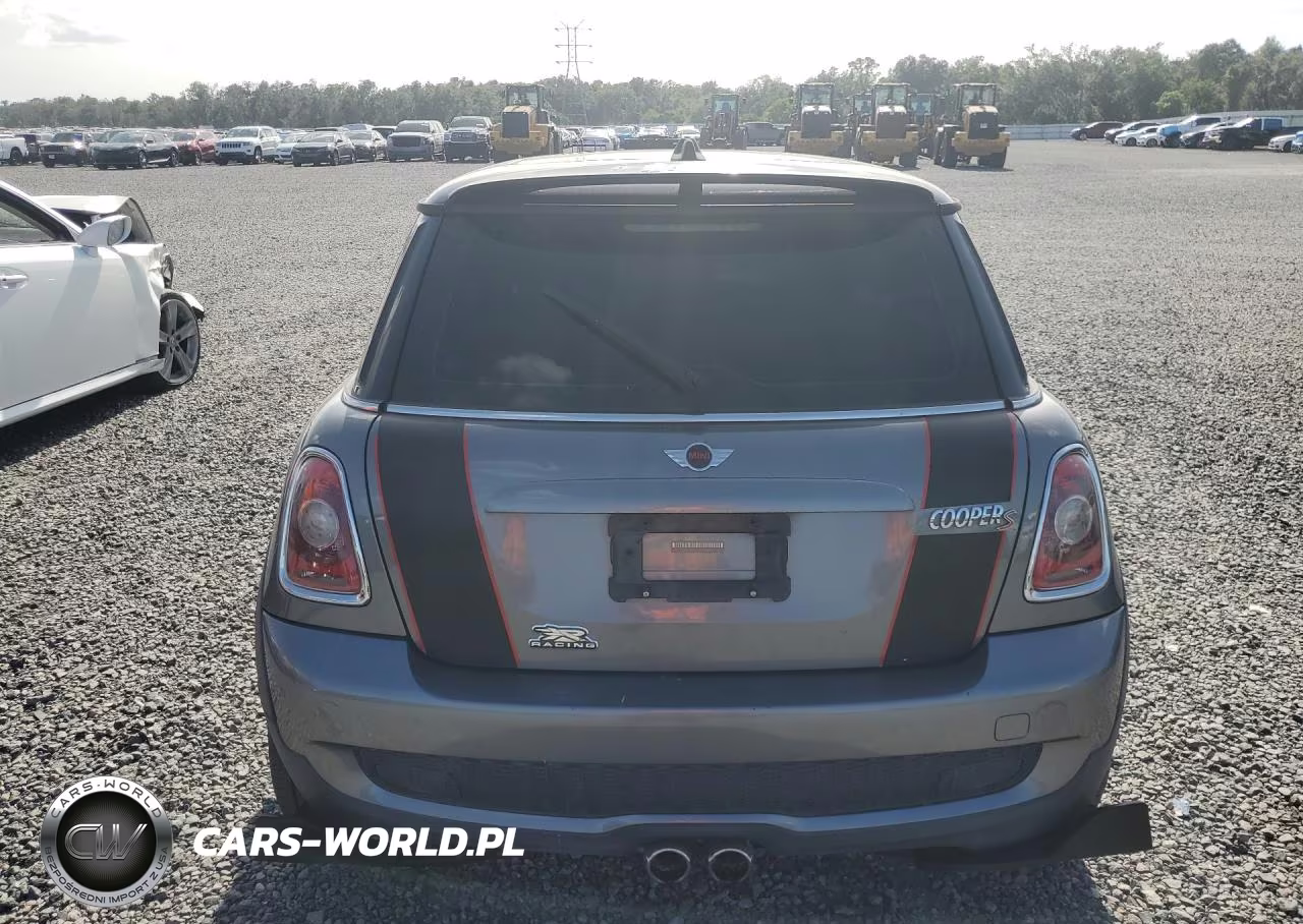 2009 Mini Cooper S VIN:WMWMF735X9TT98746 - 6