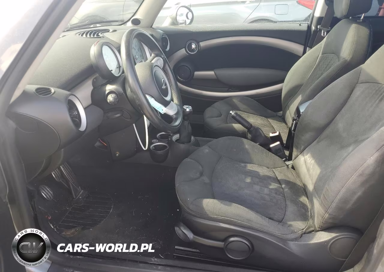 2009 Mini Cooper S VIN:WMWMF735X9TT98746 - 7