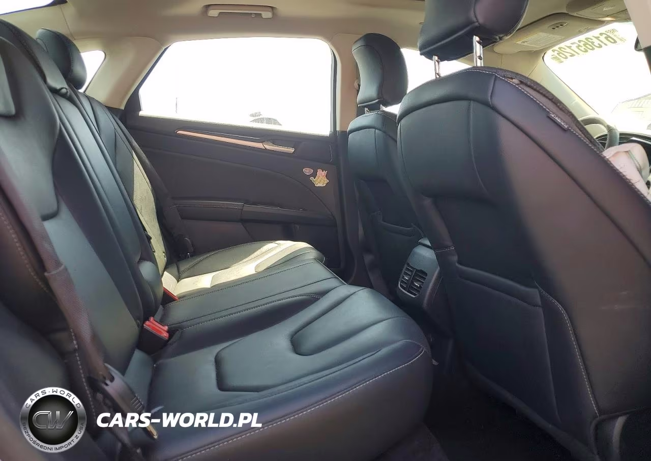 2019 Ford Fusion Titanium VIN:3FA6P0SU2KR174683 - 10