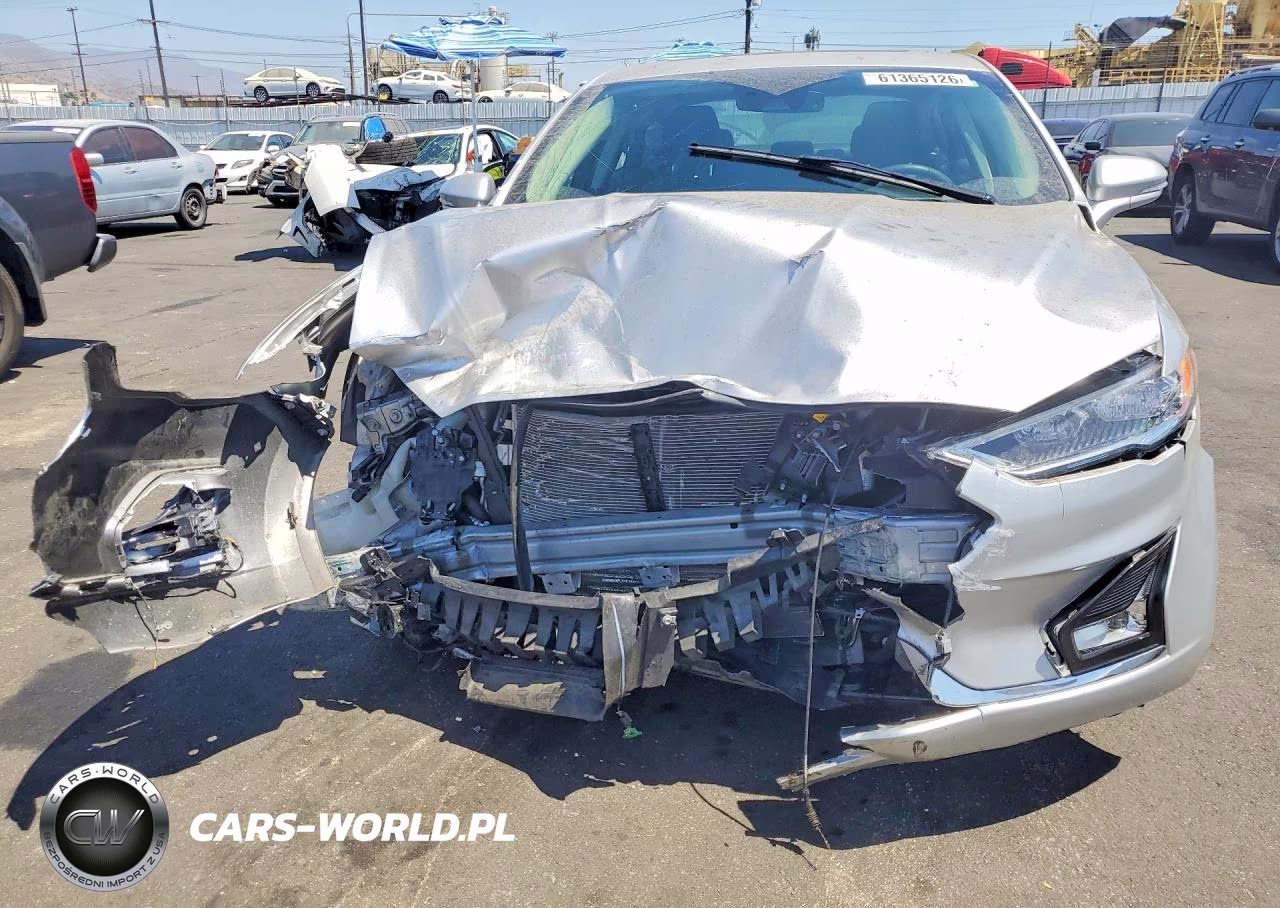 2019 Ford Fusion Titanium VIN:3FA6P0SU2KR174683 - 5