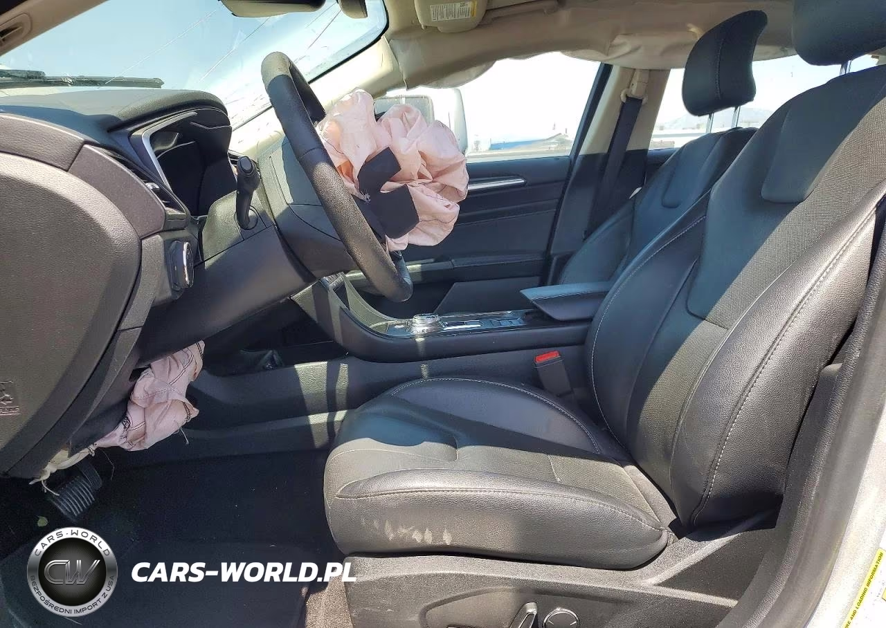 2019 Ford Fusion Titanium VIN:3FA6P0SU2KR174683 - 7