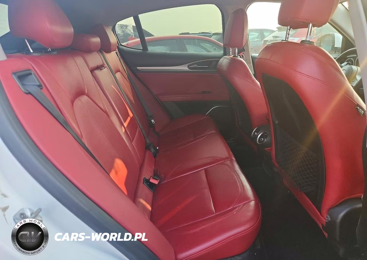 2018 Alfa Romeo Stelvio Sport VIN:ZASFAKPN9J7B78607 - 10