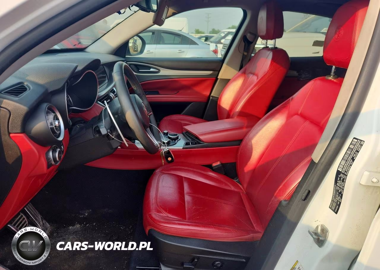 2018 Alfa Romeo Stelvio Sport VIN:ZASFAKPN9J7B78607 - 7