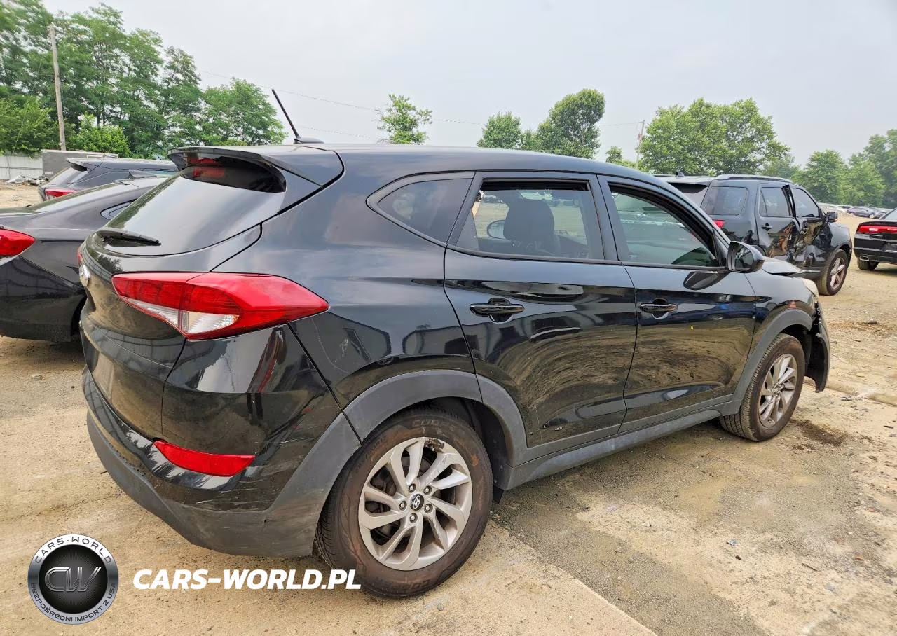 2017 Hyundai Tucson Se VIN:KM8J23A45HU570562 - 3