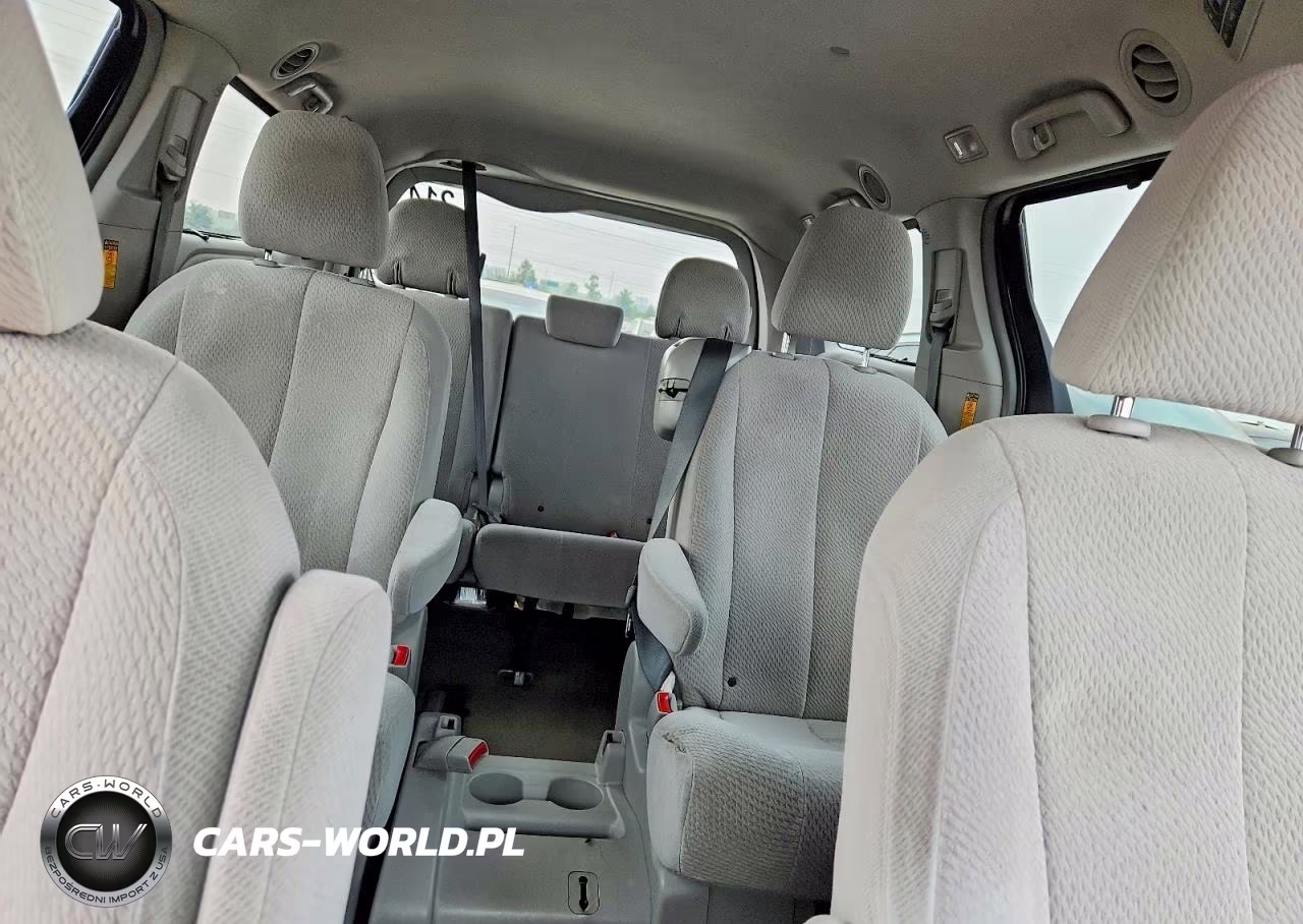 2014 Toyota Sienna Le VIN:5TDKK3DCXES425089 - 10