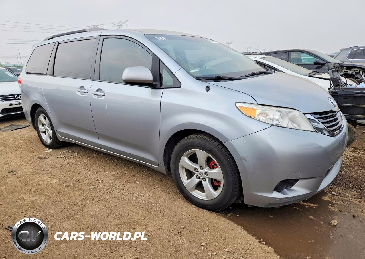 2014 Toyota Sienna Le VIN:5TDKK3DCXES425089 - 4